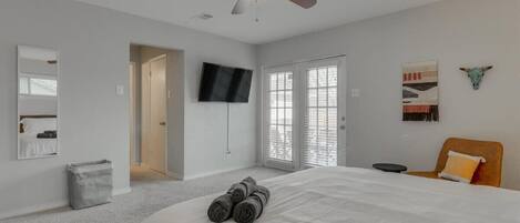 5 habitaciones, tabla de planchar con plancha, wifi y ropa de cama