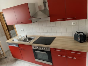 Exclusive Apartment | Private kitchen | Fridge, microwave, oven, stovetop