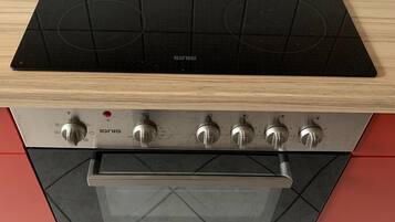 Tủ lạnh, lò vi sóng, lò nướng, bếp nấu