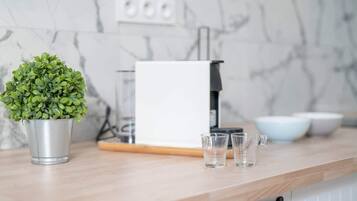 Kaffee und/oder Kaffeemaschine