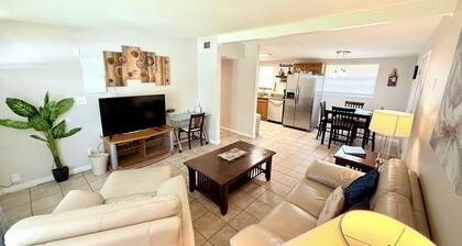 Mandarin Pearl Close to Everything!