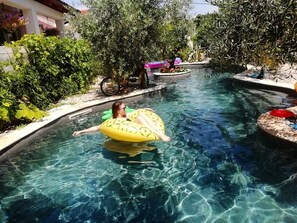 Piscine extérieure, piscine chauffée