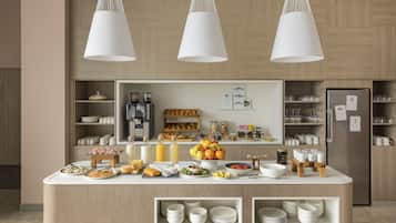Tägliches Frühstücksbuffet (19 EUR pro Person)