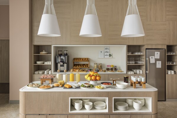 Daily buffet breakfast (EUR 19 per person) - OKKO Hotels Lille Centre (Lille)