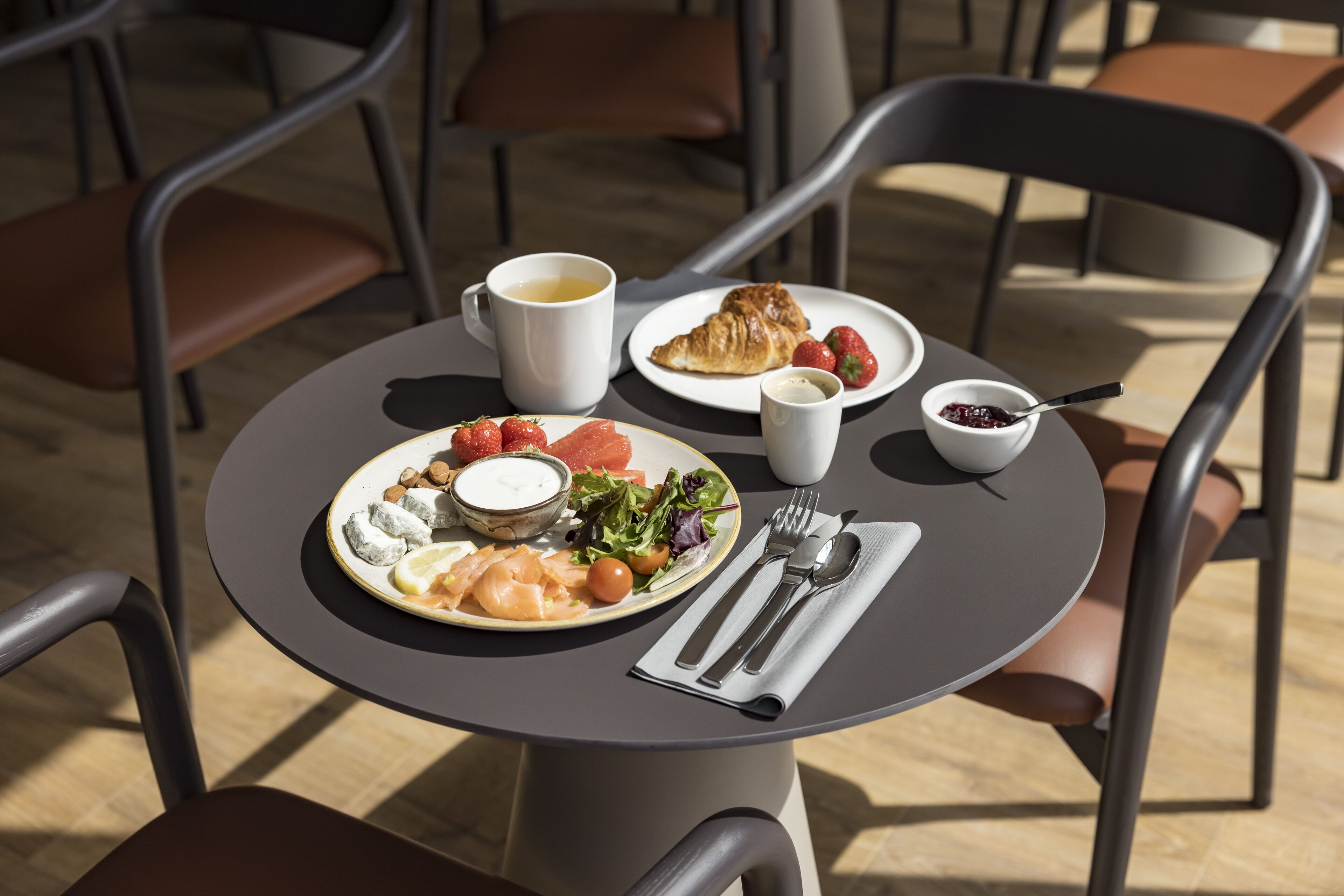 daily buffet breakfast (eur 19 per person)