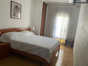 2 間睡房、熨斗/熨衫板、Wi-Fi (收費)、床單