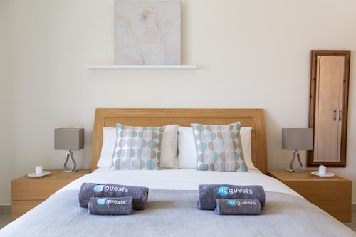 Incredible Views from the Heart of Dubai Marina