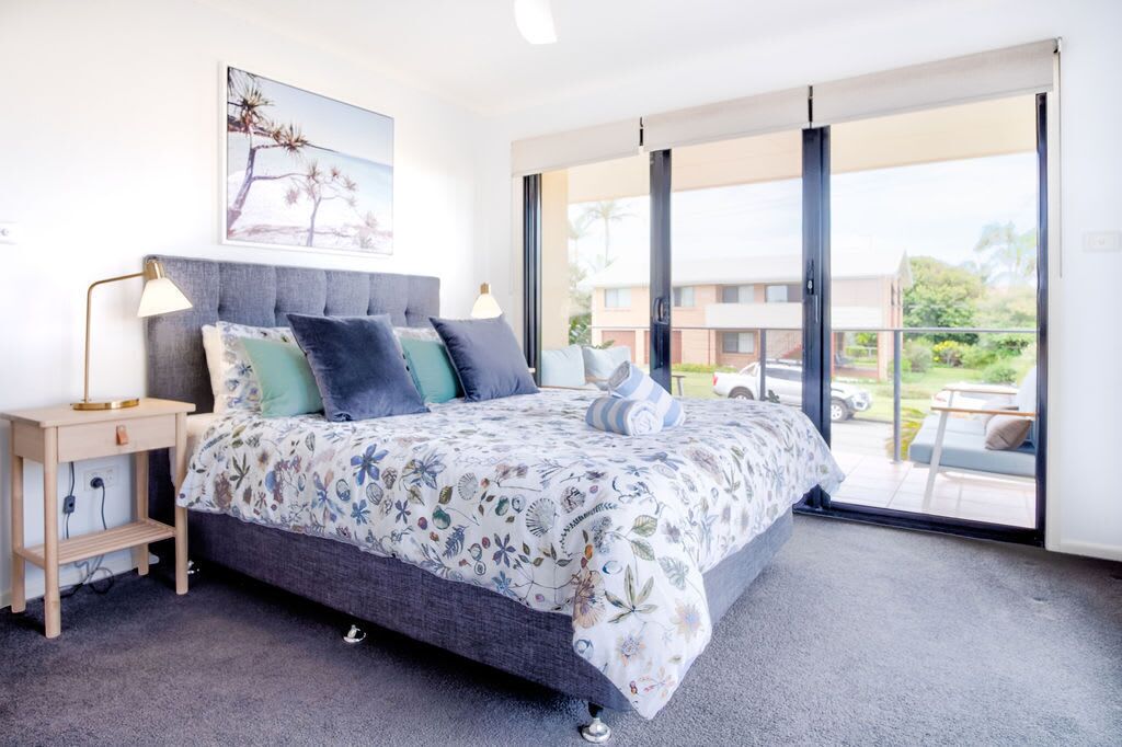 3 bedrooms, desk, iron/ironing board, travel cot