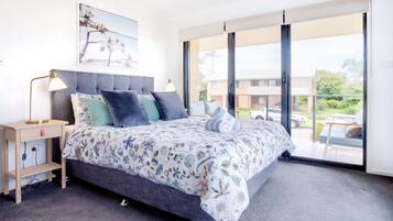 3 bedrooms, desk, iron/ironing board, travel cot