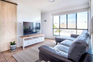 TV, DVD player, offices