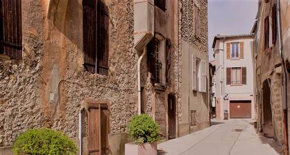 Meuble DE Tourisme 2 Etoiles Refait à Neuf Centre Ancien Castellane