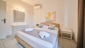 Room - Big Apt with 2 Bedrooms (Bardolino)