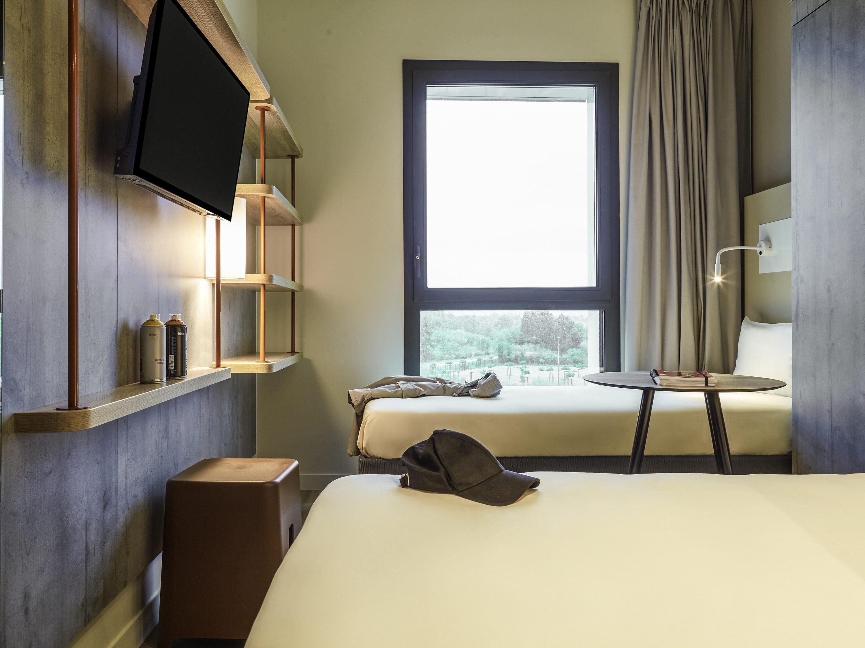 Standard Triple Room, 3 Single Beds | Blackout curtains, soundproofing, iron/ironing board