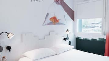 Escritorio, sistema de insonorización, wifi gratis y ropa de cama