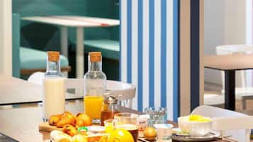 Daily buffet breakfast (EUR 13.50 per person)