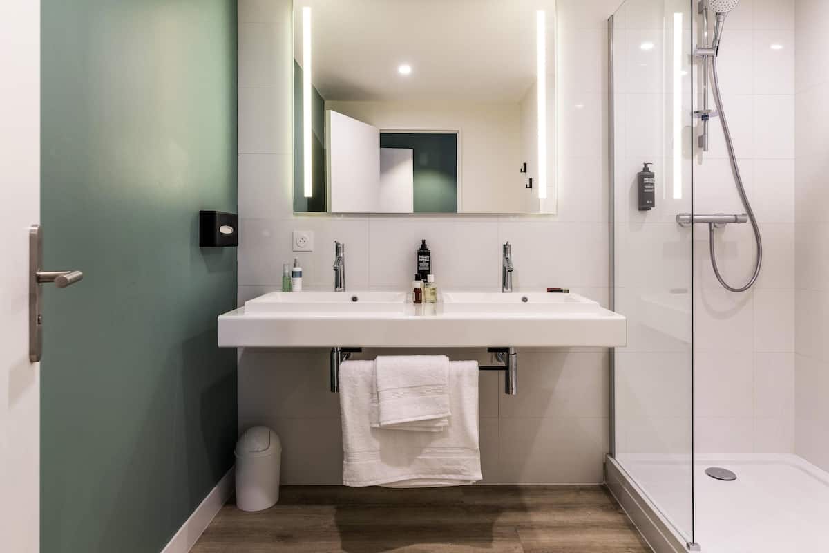 Standard Suite, Multiple Beds