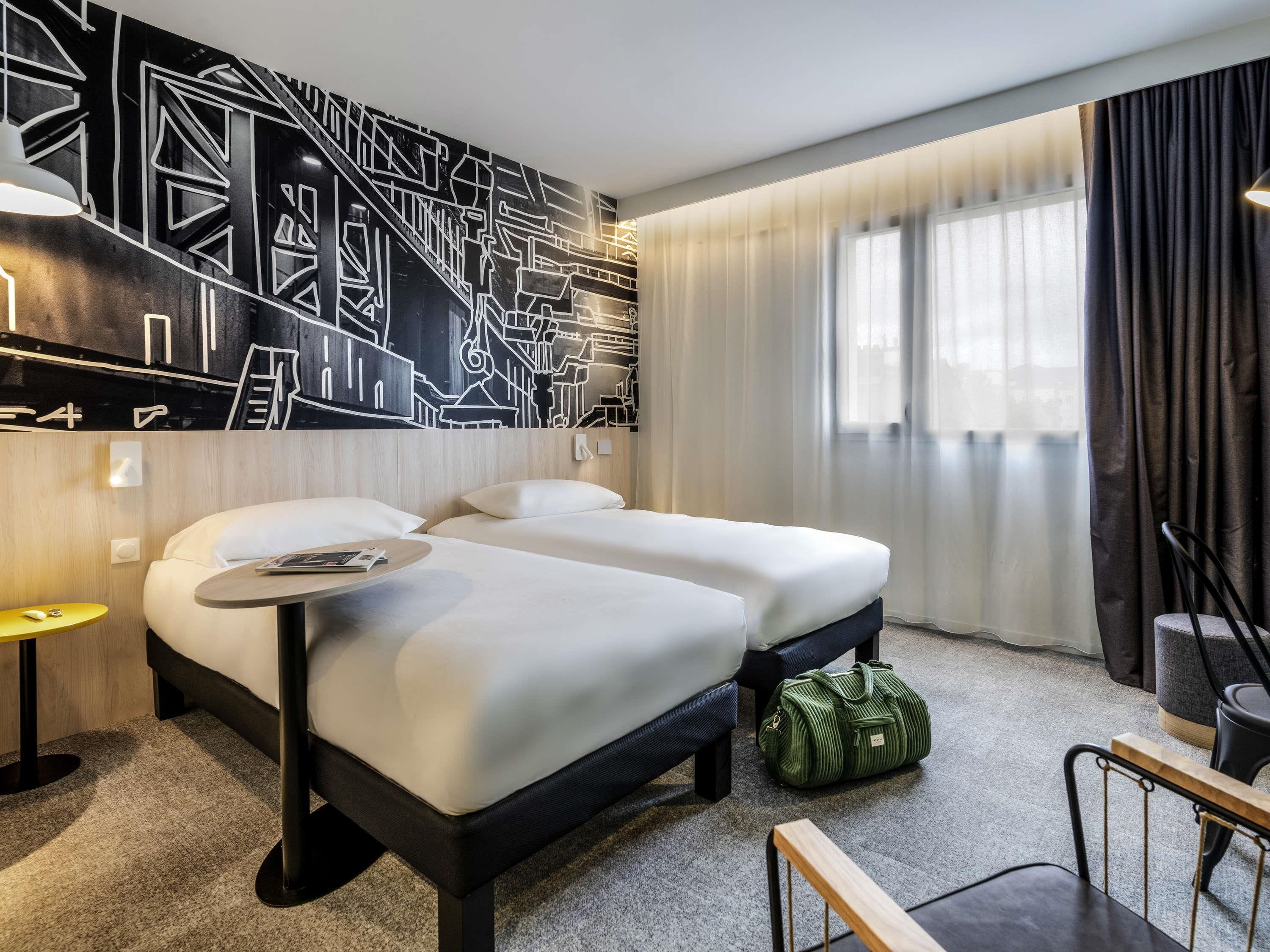 standard room, 2 single beds | 1 bedroom, individually furnished, blackout curtains, soundproofing