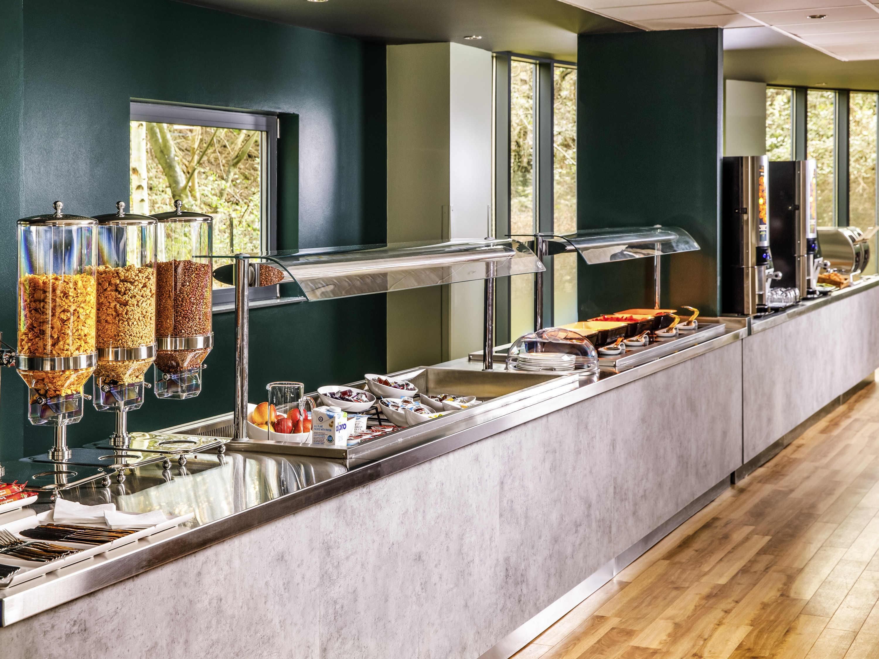 Daily buffet breakfast for a fee