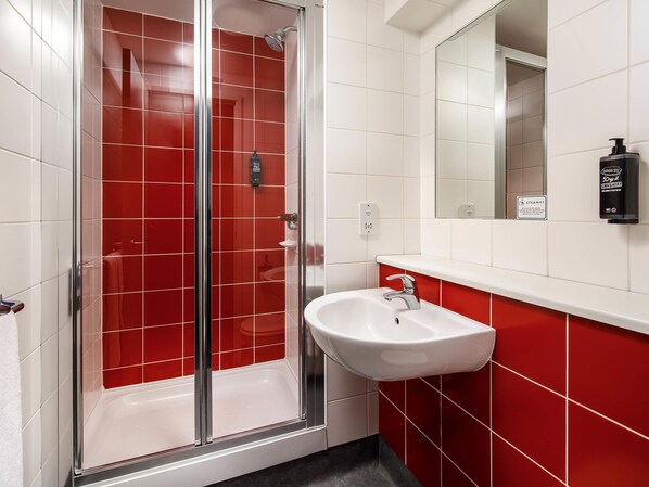 Desk, laptop workspace, blackout drapes, iron/ironing board - Ibis Budget Heathrow Terminal 5 (Slough)