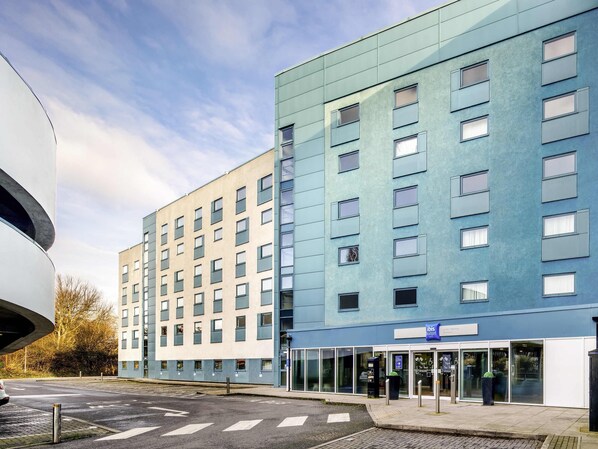Exterior - Ibis Budget Heathrow Terminal 5 (Slough)