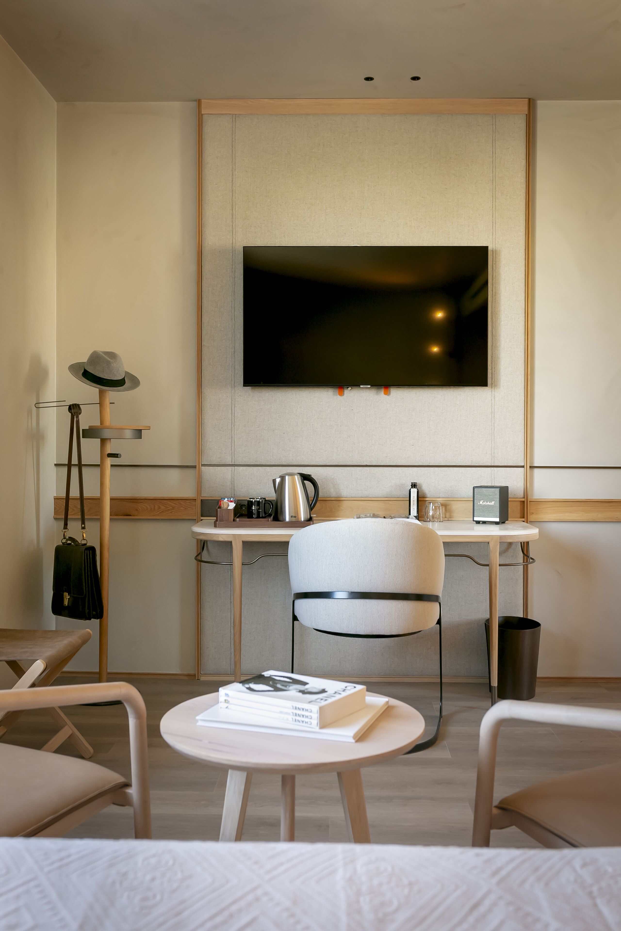 1 bedroom, premium bedding, memory-foam beds, minibar