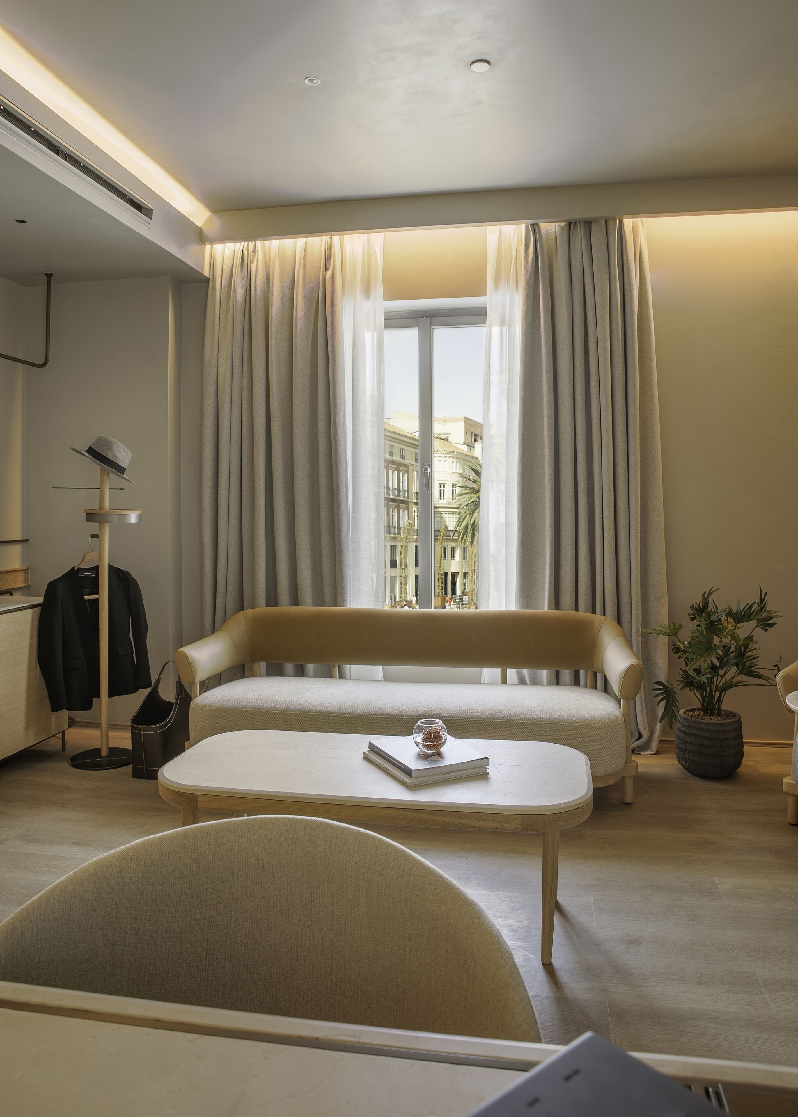 1 bedroom, premium bedding, memory-foam beds, minibar