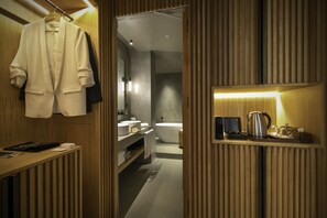 Premium bedding, memory-foam beds, minibar, in-room safe - Only YOU Hotel Malaga (Málaga)