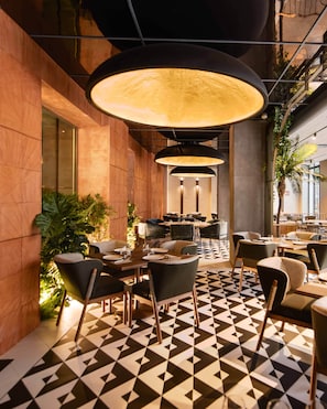 Restaurant - Only YOU Hotel Malaga (Málaga)