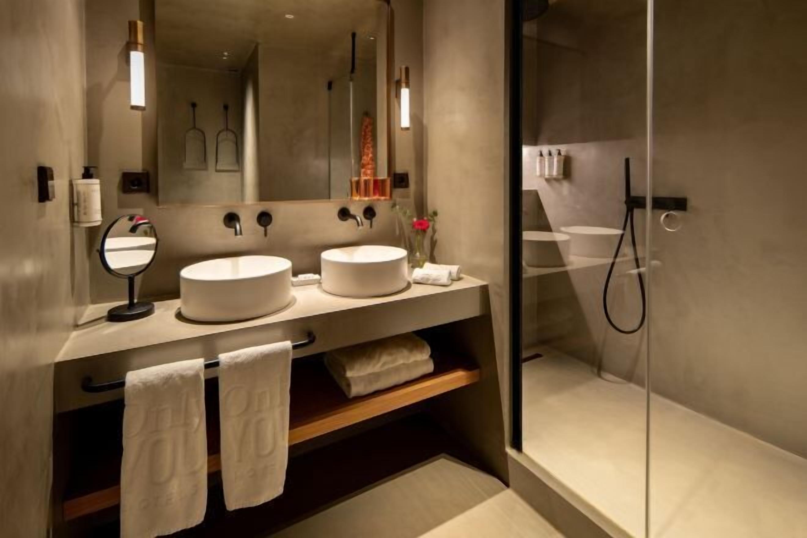 Rainfall showerhead, hair dryer, bathrobes, slippers