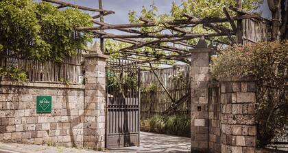 Sorrento Luxe 3 Bedroom Villa with Jacuzzi&Parking