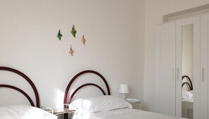 Room - RS324 - Marcelli, seafront three-room apartment with beach included (Marcelli)
