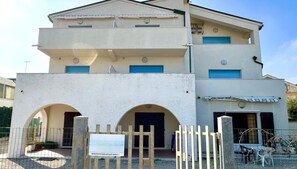 Exterior - RS324 - Marcelli, seafront three-room apartment with beach included (Marcelli)