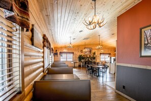 Restaurant - Sportsmans Lodge (Ennis)