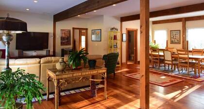 Peaceful, Post and Beam Loft, Sleeps 9