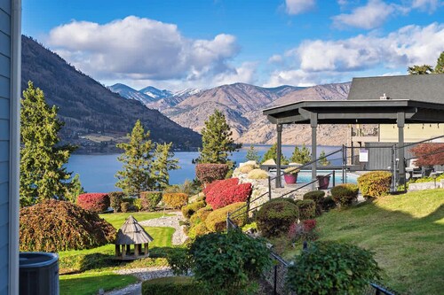 Lake Chelan View Home with pool, hot tub & yard!