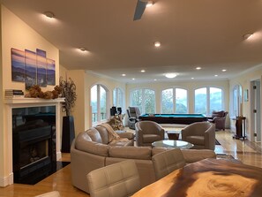 Fernseher, Stereoanlage