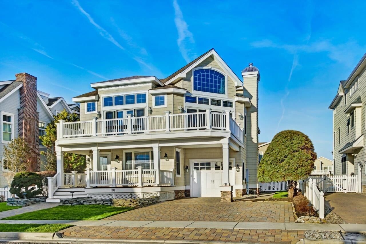 7th house from the beach, a quiet beach and a short walk to restaurants, beach bars and a recreation park for children and adults