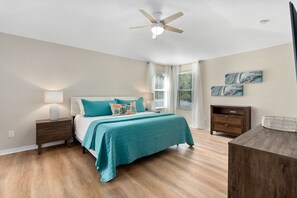 4 slaapkamers, een strijkplank/strijkijzer, reisbedje, gratis wifi