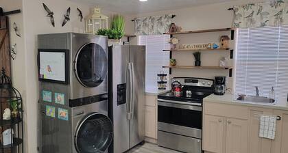 The Bird House near Bryce & Zion