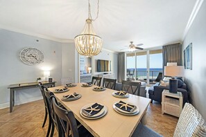 Dining - Azure 516 ~ BeachFront 3BR/3BA ~ Sleeps 10 ~ Wow! (Fort Walton Beach)