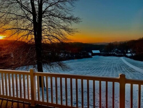 Secluded 21 acre family get-away!  Close to Rails to Trails bike path. Sleeps 8+