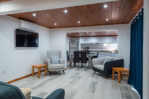 Interior - Beautiful country Villa with a small house onsite which together sleeps 6 people (Estreito da Calheta Madeira)