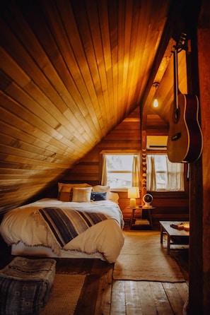 Cuna de viaje, wifi gratis y ropa de cama