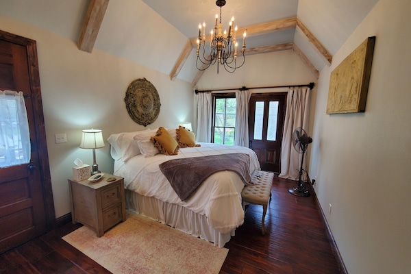 1 dormitorio, tabla de planchar con plancha, wifi gratis y ropa de cama