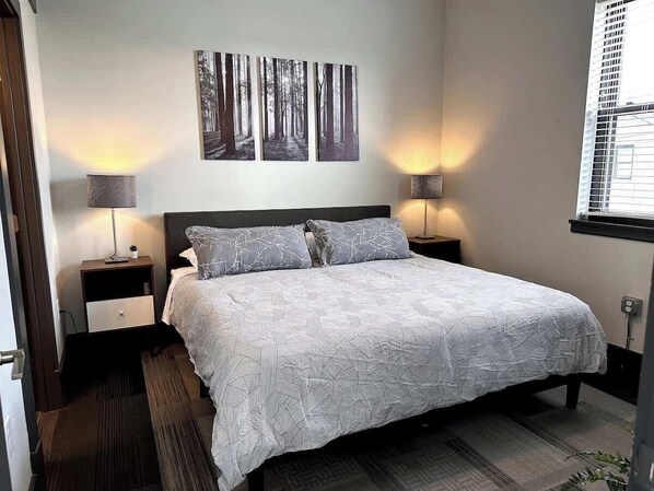 1 habitación, tabla de planchar con plancha, wifi gratis y ropa de cama