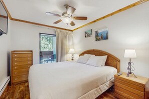 1 soverom, strykejern/-brett, internettilgang og sengetøy