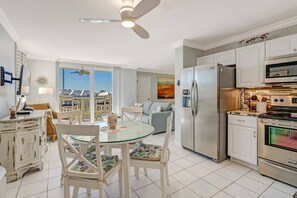 Studio (Beach & Tennis 3508) | Private kitchen | Dining tables - Beach & Tennis 3508 (Bonita Springs)