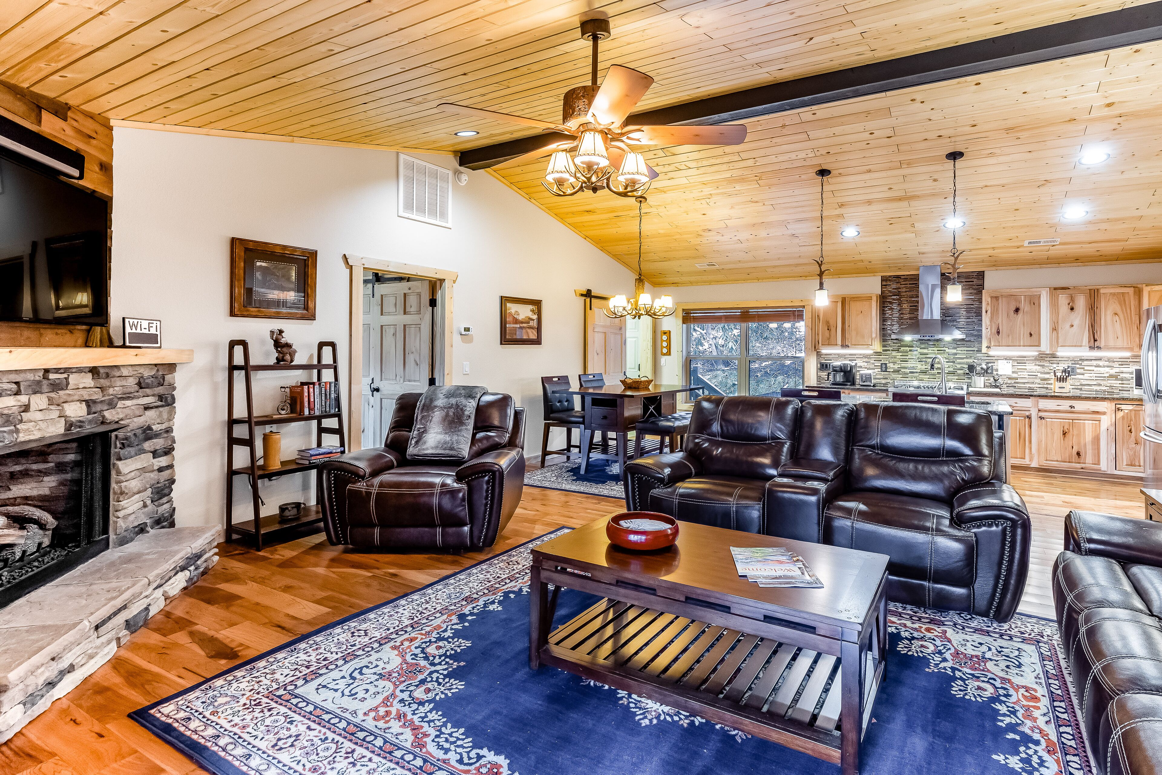Woodland cabin near ski resort & Maggie Valley with game room, deck, & firepit