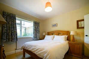 4 Schlafzimmer, Bügeleisen/Bügelbrett, kostenloses WLAN, Bettwäsche