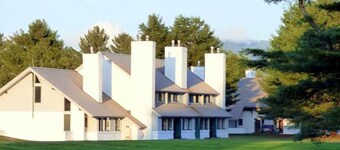 The perfect adult couples retreat. 2-king BR along the Mountain Road.